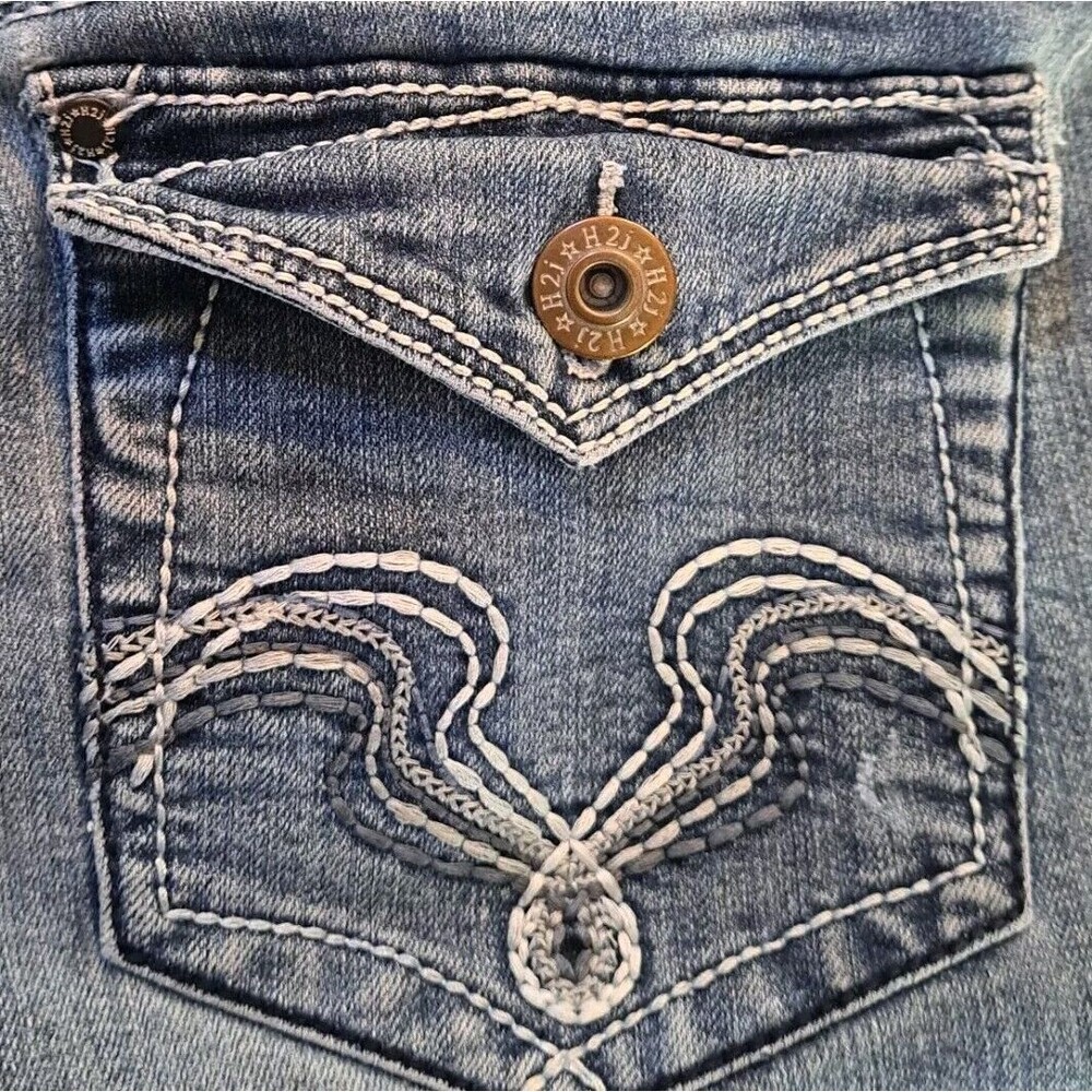 H2j Production Womens Blue Jeans Size 15/16 Mid Rise Destressed Denim Capri